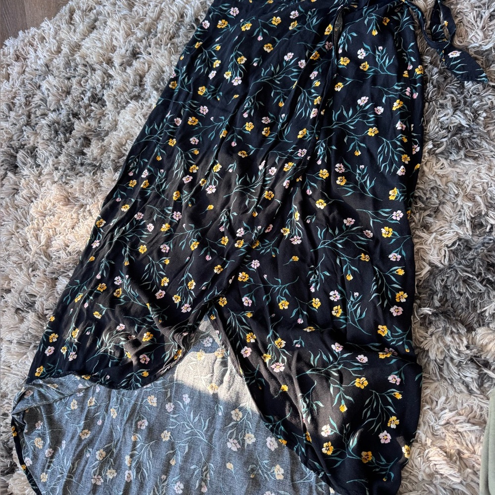 H&M Black Floral skirt